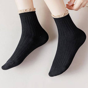 ACCITY - GREEN RUFFLE EDGE LACE MID-CREW SOCKS