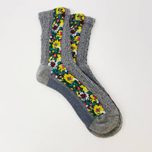 Load image into Gallery viewer, Ellison+Young - Noble Floral Beauty Socks: Noble Gray
