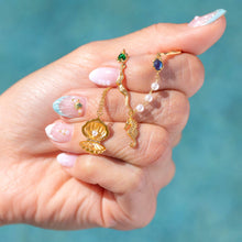 Load image into Gallery viewer, Girls Crew - Seahorse Shore Necklace: Gold
