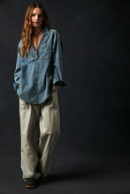 Load image into Gallery viewer, FREE PEOPLE - Peyton Denim Pullover
