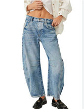 Load image into Gallery viewer, FREE PEOPLE - Good Luck Mid Rise (Ultra Light Beam)
