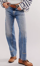 Load image into Gallery viewer, FREE PEOPlE- Risk Taker Mid-Rise
