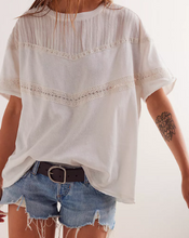 Load image into Gallery viewer, FREE PEOPLE - Dorothy tee XS
