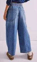 Load image into Gallery viewer, FREE PEOPLE -  No Problem &quot;Easy Peasy Pull on Jeans&quot; (Copy) (Copy) (Copy)
