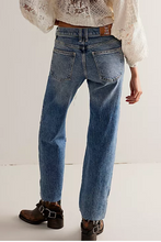 Load image into Gallery viewer, FREE PEOPlE- Risk Taker Mid-Rise
