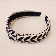 Load image into Gallery viewer, Ellison+Young - Southern French Slim Headband: Black
