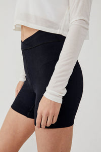 FREE PEOPLE - Free Throw Short - Black